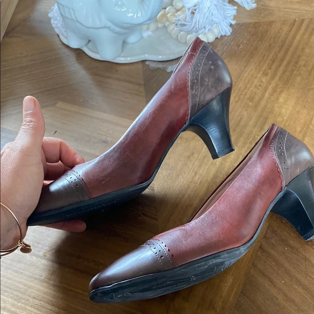 BeautiFeel Brown Heels with contrasting toe cap Detail. Sample. NWOB